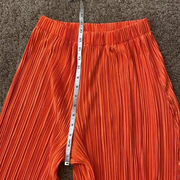 Shein | Silky-Like Casual Flowy Accordion Pants - Picture 3 of 6